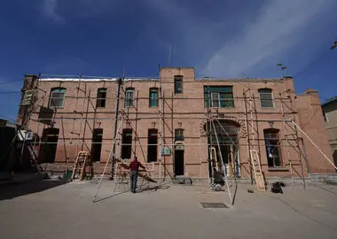 ساختمان تاریخی فرمانداری اردبیل مرمت و ساماندهی می‌شود/ لزوم توجه دستگاه‌ها به بناهای تاریخی تحت مالکیت