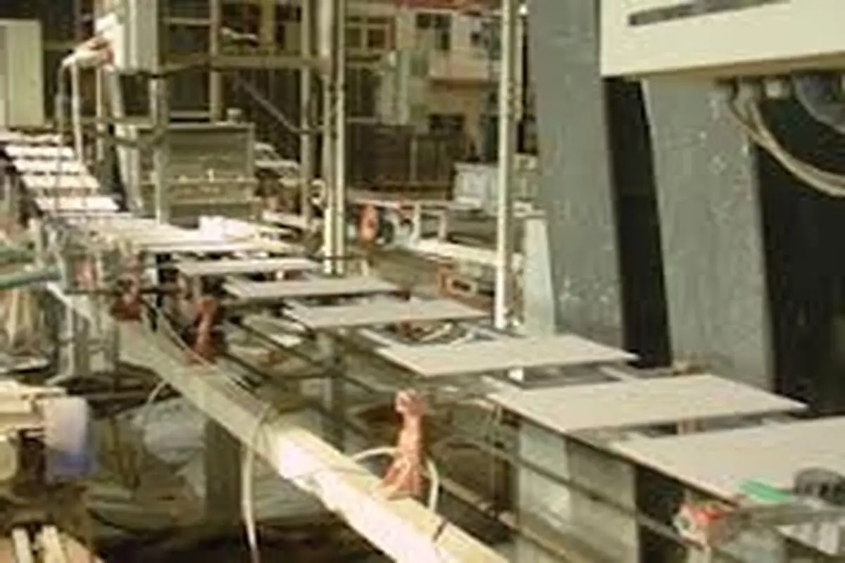 اصفهان قطب کانی غیرفلزی کشور است / گرانی حمل و نقل بزرگترین مشکل صنعت سیمان در کشور است
