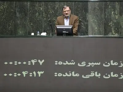 مجلس و دولت از افتادن در دام مسائل حاشیه‌ای پرهیز کنند
