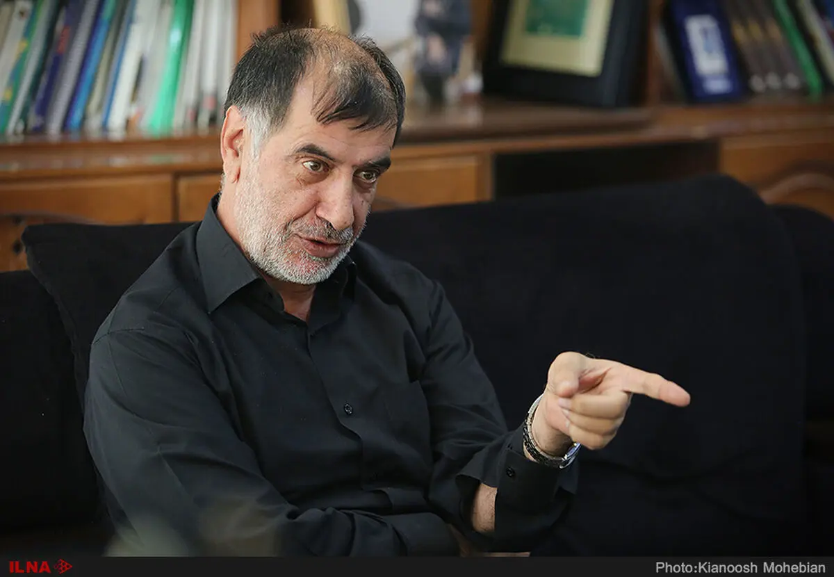 یک عده روزی‌شان را از حصر می‌خورند و موافق حل آن نیستند/ نظر رهبری درباره دولت پارلمانی و ریاستی/ برخی آرام در گوشمان می‌گویند ما اصولگراییم ولی به کسی نگویید/ واکنش به شایعه اختلاف آملی لاریجانی و رضایی 