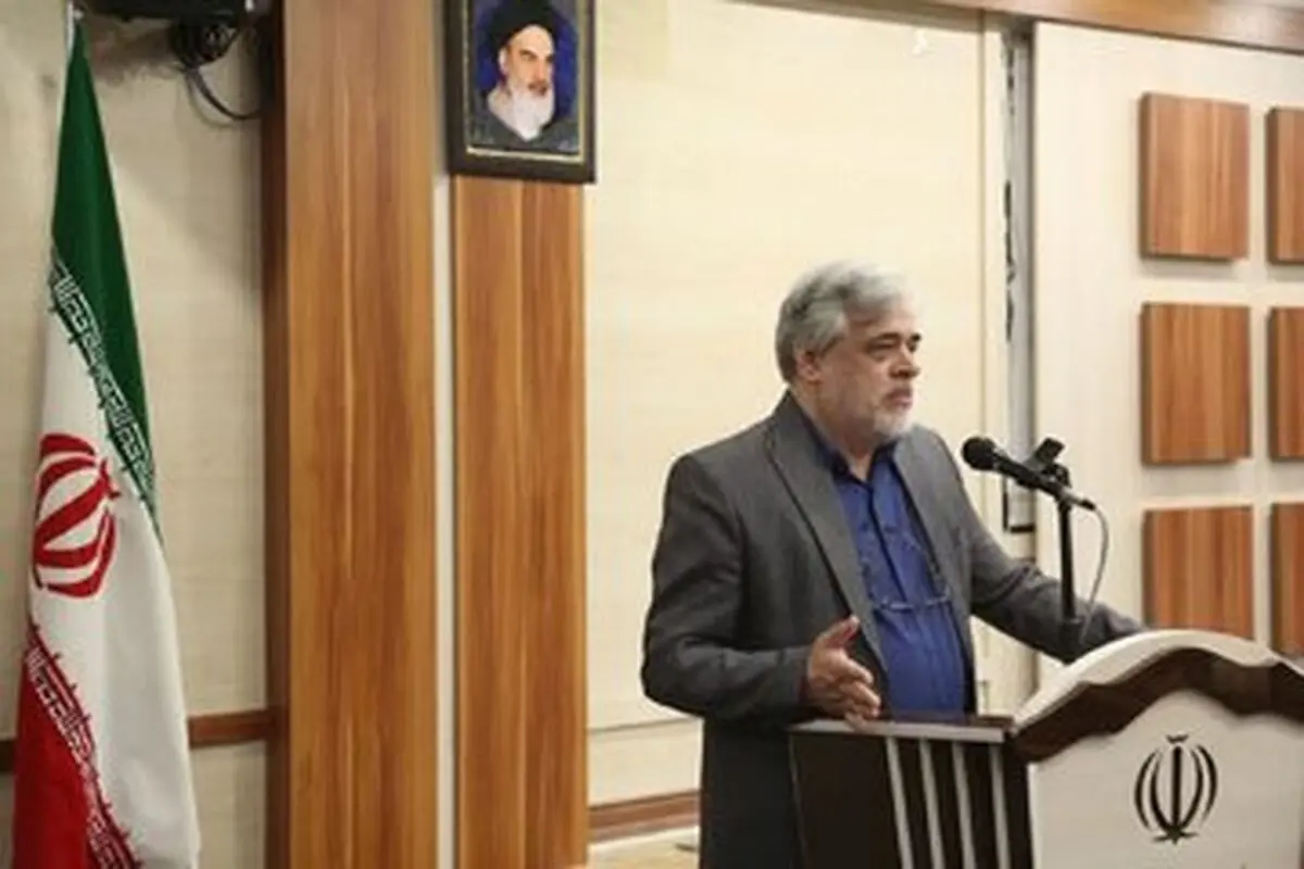 محمد مهاجری: جمع‌کردن تندروها برای نظام مثل آب خوردن است