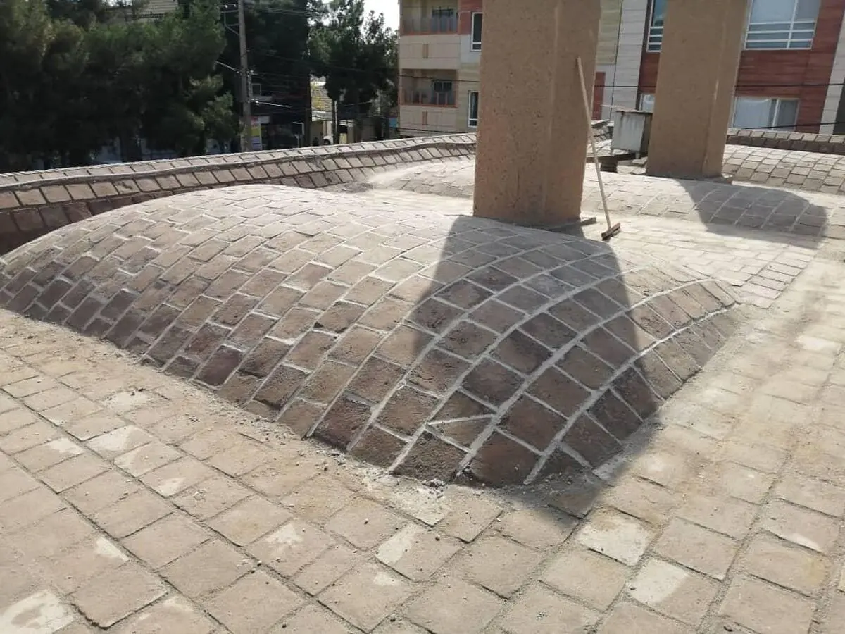 مرمت اضطراری بام خانه تاریخی دانش کاشمر