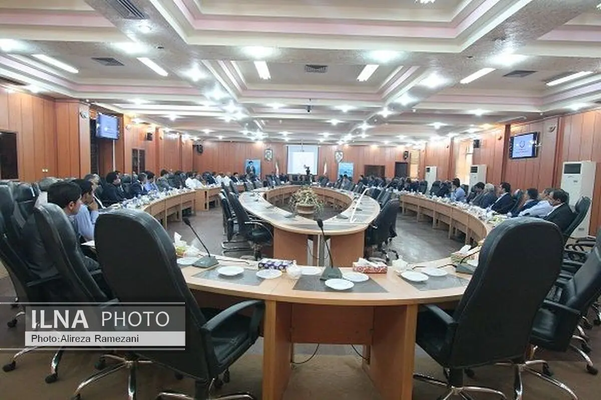 نشست شورای مدیران شرکت آب و فاضلاب روستایی برگزار شد    