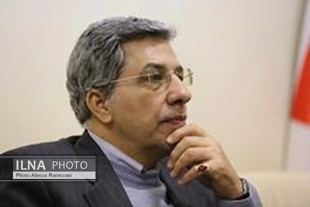 رابطه عکس بنزین و خودرو در ایران و سایر کشورها / عدم هدایت درست افکار عمومی برای دوران پسا تحریم