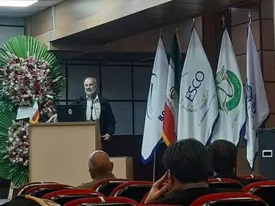 با کاهشِ فقر و حاشیه‌نشینی، نیروی کارِ پُرتوان‌تری خواهیم داشت/ محیط کار با کارگرانش آباد می‌شود
