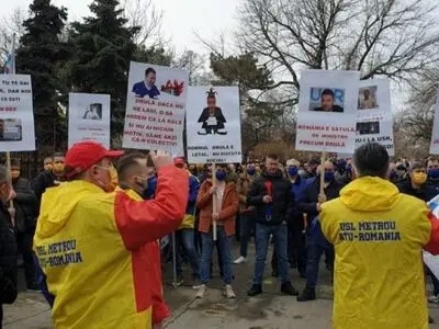 کارگران بخش حمل و نقل اروپا به تصمیم پارلمان اروپا برای برون‌سپاری حمل و نقل ریلی اعتراض می‌کنند