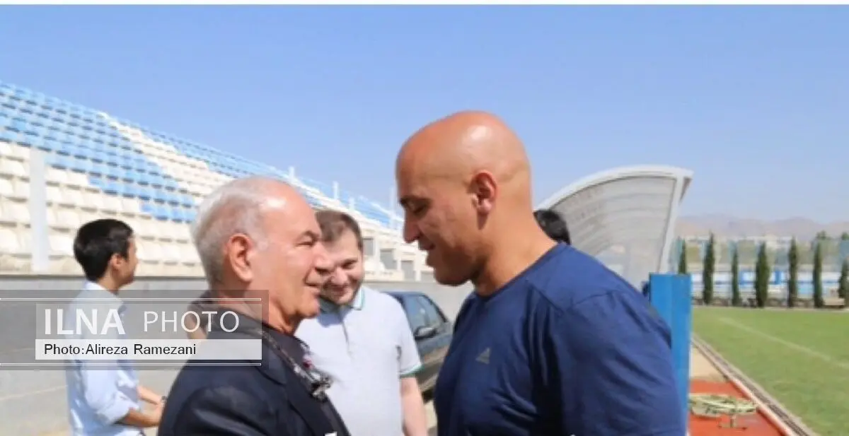 واکنش افشارزاده به اظهارات منصوریان درباره قراردادها