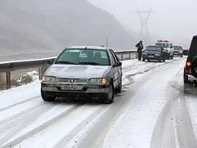  محدودیت تردد و الزام تجهیزات زمستانی در محورهای شمالی کشور