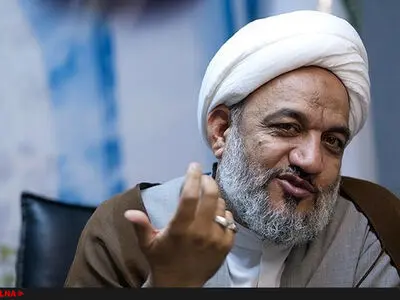 خواب دیدم رهبری ۷ گل رز به ولایتمدارترین‌ها جایزه می‌دهد