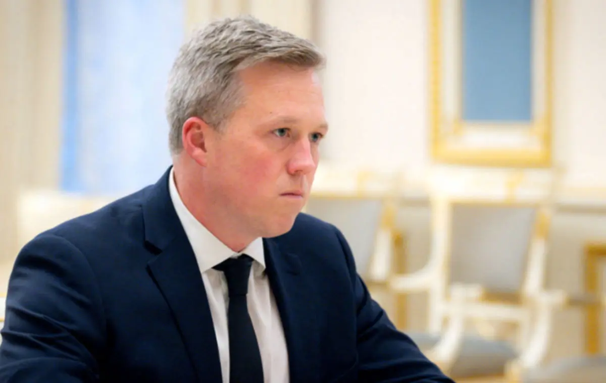 اختلاف در کاخ سفید بر سر مذاکرات صلح اوکراین؛ وزیر ارتش از گفت‌وگوها کنار گذاشته شد