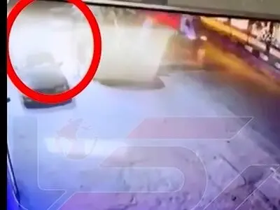 سرقت هالیوودی در تهرانپارس / با پای پیاده در 10 ثانیه 2 موبایل را قاپید! + فیلم