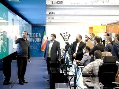 بازدید دبیر شورای فرهنگ عمومی کشور و معاون مطبوعاتی وزیر ارشاد از مرکز مانیتورینگ همراه اول