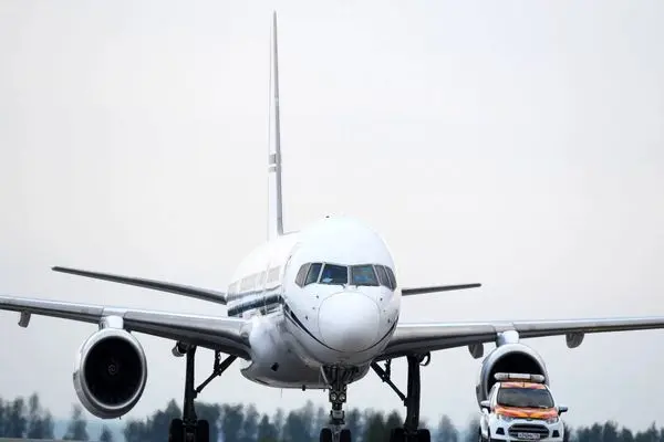  فرود اضطراری فوکر ۱۰۰ هواپیمایی ایران‌ایر در فرودگاه اردبیل