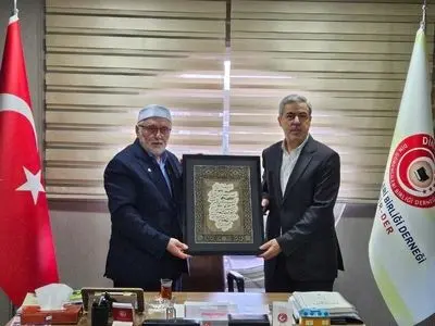 ایستادگی ایران در برابر فشار آمریکا، مسلمانان جهان را خوشحال کرد