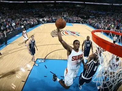 پیروزی گلدن استیت و شکست کاوالیرز در لیگ NBA 