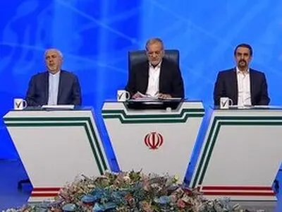 پزشکیان با همراهی ظریف و سنایی در میزگرد سیاست خارجی از شعارش برای «مراجعه به کارشناسان» به خوبی رونمایی کرد