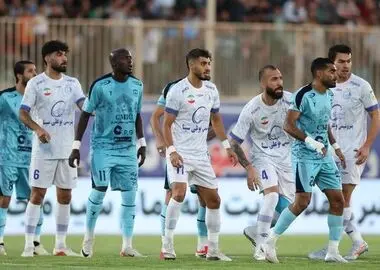 تساوی استقلال و چادرملو زیر سایه VAR/ آبی‌ها به صدر نرسیدند 