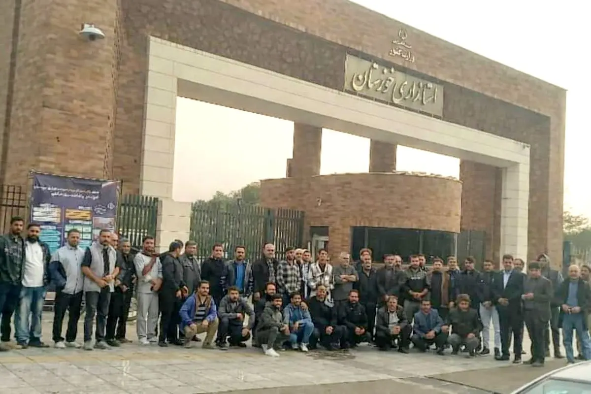 توضیح اداره صمت کرخه درباره قطعی گاز واحدهای صنعتی؛ تجمع کارگران آجرسازی توکل شاوور مقابل استانداری خوزستان 