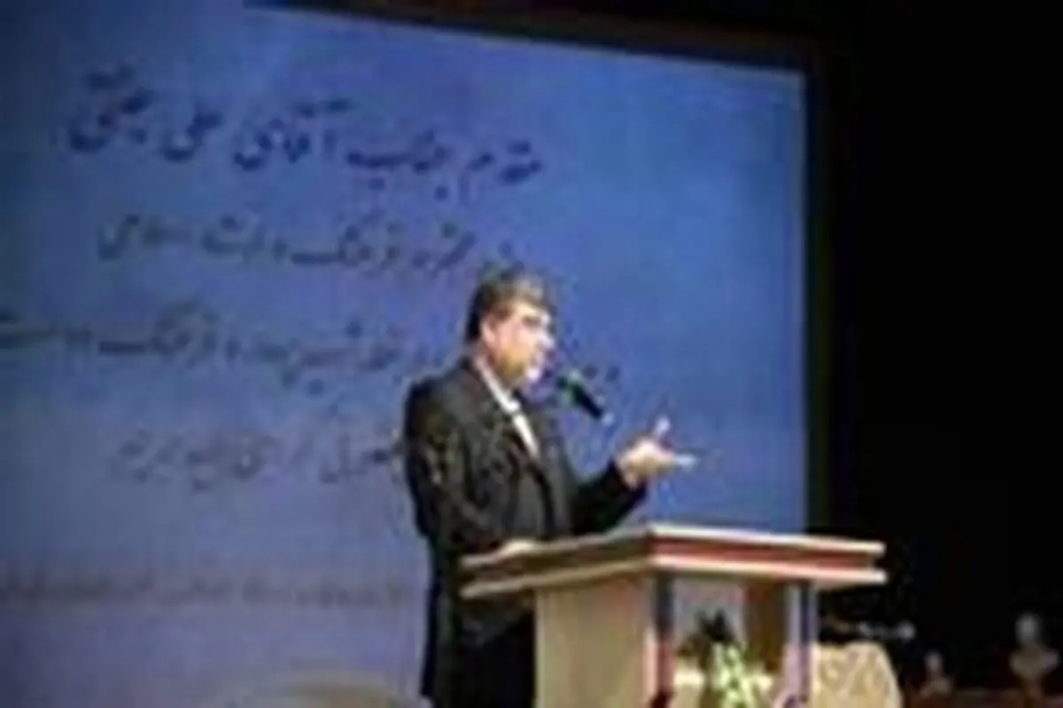 پنج هزار و ۸۰۰ نشریه با گرایش‌های سیاسی مختلف در کشور حرفشان را می‌زنند