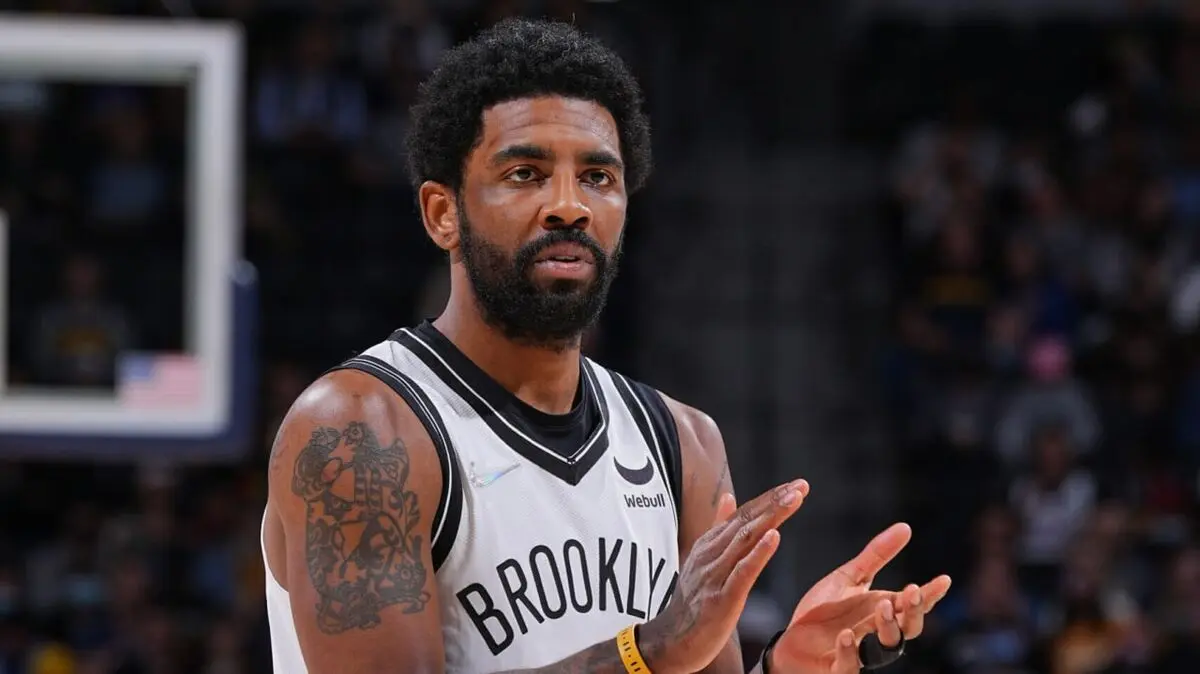 افطاری جالب ستاره NBA در زمین مسابقه(عکس)