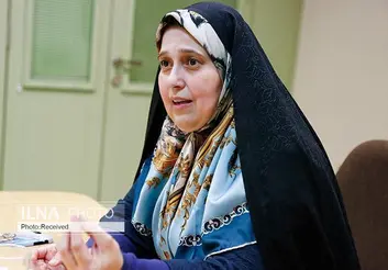 تلویزیون با پیام‌هایش روی ذهن افراد کار می‌کند/ رسانه ملی متعلق به مردم نیست/ این شیوه از آگاهی‌سازی به درد مردم نمی‌خورد/ گرایش به سمت رسانه‌های بیگانه دلیل دارد