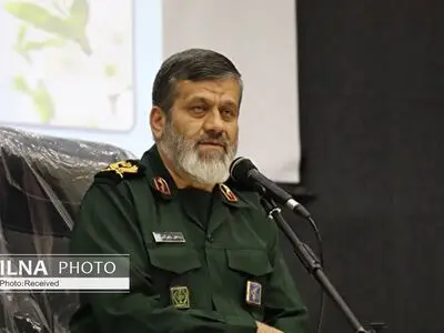 دشمنان با همه امکانات رسانه‌ای بانوان را هدف قرار داده‌اند