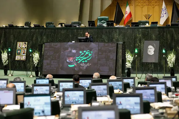 عکس/ برگزاری مراسم گرامی‌داشت یاد رئیس جمهور شهید و هیأت همراه در مجلس شورای اسلامی
