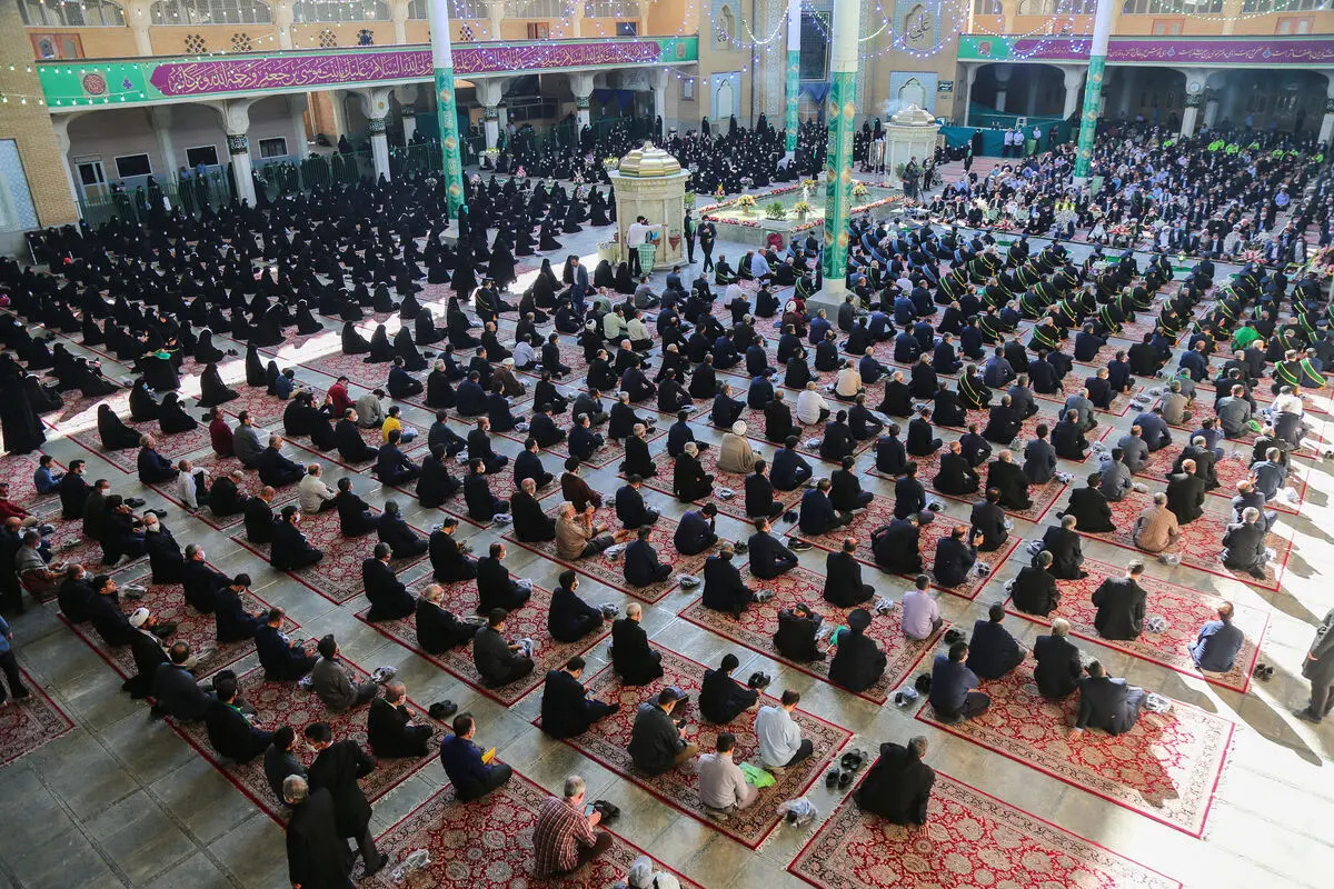 جشن‌های ملی و بین‌المللی دهه کرامت در قم آغاز شد