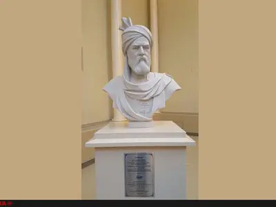 نصب سردیس فردوسی در دانشگاه هلسینکی فنلاند