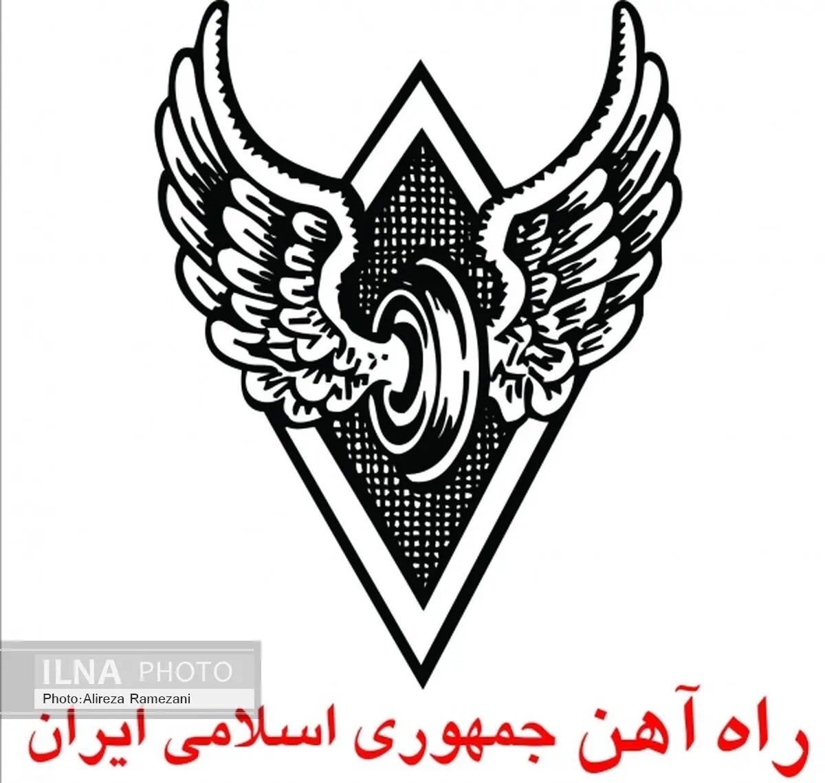 ‌توزیع لباس و غذای گرم‌ بین مسافران‌ قطارهای متوقف‌شده/ جابه‌جایی مسافران در دستور کار