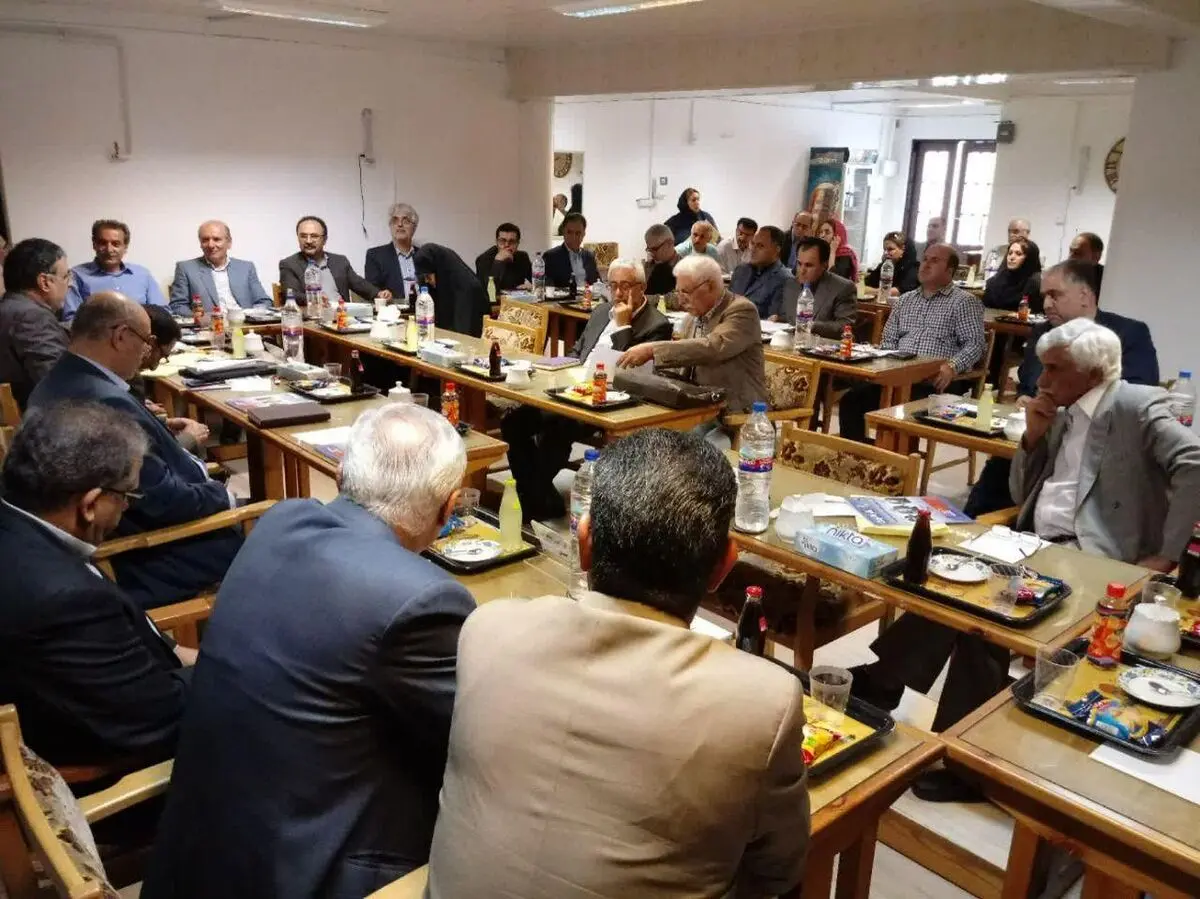 آوردن فشار بر بدنه صنعت، گل زدن به خودی است 