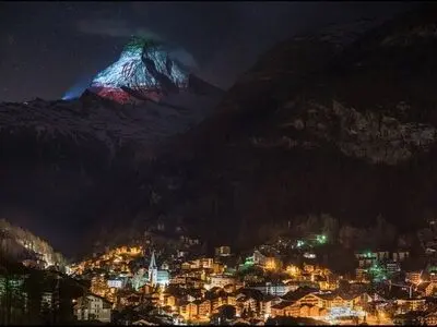 اقدام نمادین سوئیس در حمایت از مردم ایران برای مبارزه با کرونا