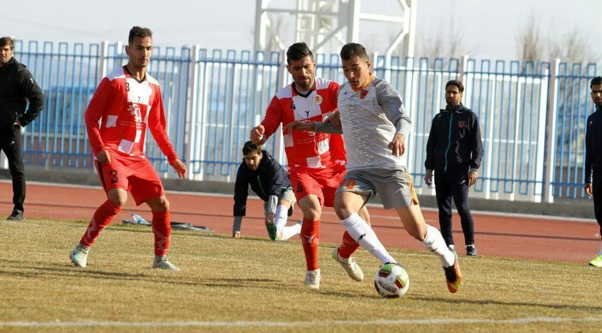 صدرنشینی ادامه‌دار گل‌گهر سیرجان