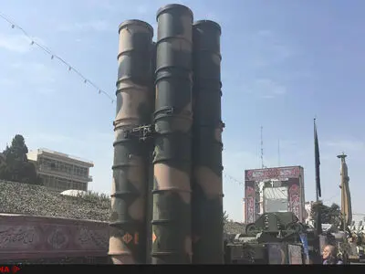 سامانه اس ۳۰۰ و اس ۲۰۰ در میدان بهارستان به نمایش درآمدند