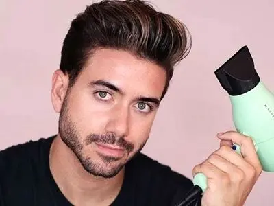 روش‌های سشوار کشیدن موی صاف و فر | نکات حرفه‌ای برای داشتن موهای زیبا