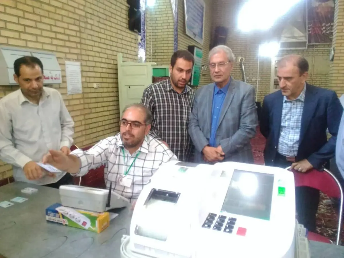 سخنگوی دولت در محله قدیمی خود در انتخابات شورایاری شرکت کرد/ بنای دولت واگذاری امور اجرایی و عملیاتی به نهادهای محلی است