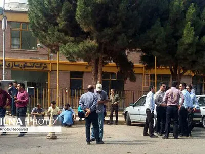 از اخراج کارگران به خاطر عینک دودی تا کلاه‌برداری از سلبریتی‌ها در بورس/ کارگران کنتورسازی دلشان برای تولید لک زده است 