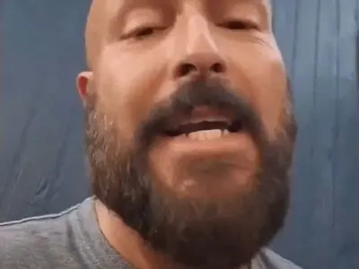 مردم آمریکا از ترس بسته شدن تنگه هرمز و گران شدن بنزین گالون گالون سوخت ذخیره میکنند! + فیلم