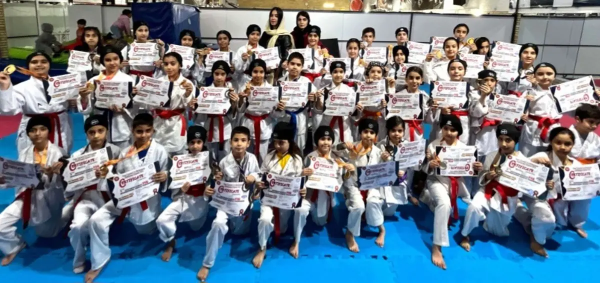 دختران کاراته کار شیرازی صاحب مدال های رنگارنگ شدند