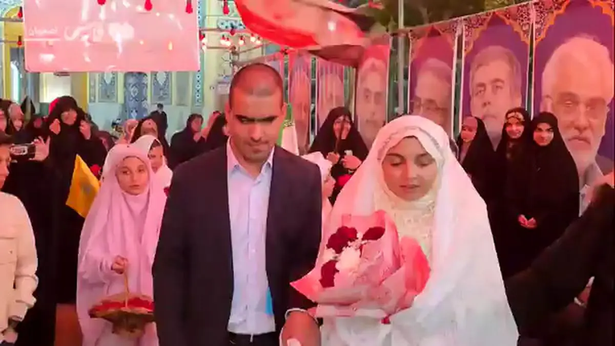 زوج روشندل اصفهانی در میدان عروسی گرفتند + فیلم
