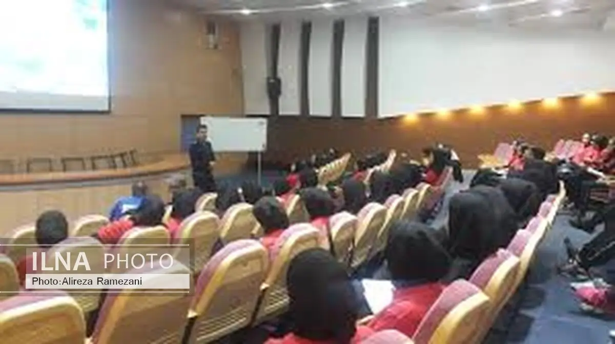 برگزاری دوره توجیهی برای سرپرستان و مربیان لیگ برتر فوتسال بانوان