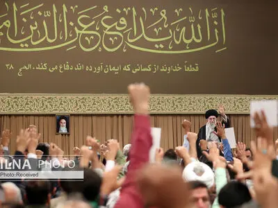 دیدار پیشکسوتان و فعالان دفاع مقدس و مقاومت با حضرت آیت‌الله خامنه‌ای رهبر انقلاب اسلامی