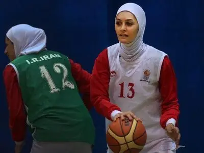 واکنش نماینده فدراسیون جهانی بسکتبال به حجاب دختران بسکتبالیست ایران + عکس