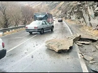 هشدار پلیس راه البرز درباره احتمال سقوط سنگ