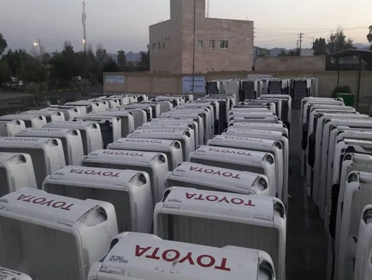 کشف انبار قطعات خودروهای خارجی قاچاق در هرمزگان 