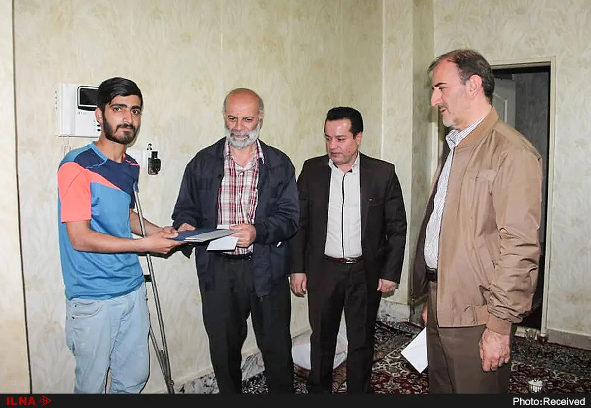عیادت از کارگران آسیب دیده تهرانی 