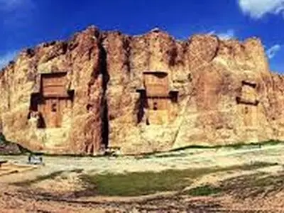 حکاکی آلبوم سنگیِ ۳۵۰۰ ساله بر سینۀ کوه+فیلم