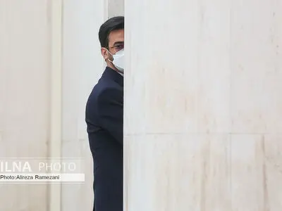 آذری جهرمی نتوانست مجلس را قانع کند
