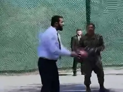 بازی بسکتبال میان جولانی و فرمانده سنتکام در بدو ورود به آمریکا + فیلم