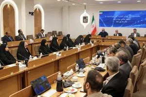 تربیت انسانِ فرهنگی مهم‌ترین راهبرد برای ساختن آینده ایران است/ حذف بروکراسی‌های زائد را با جدیت دنبال می‌کنیم
